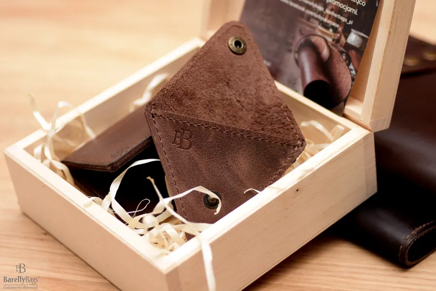 Prezent Od Ręki Ciemny Camel — zdjęcie 2