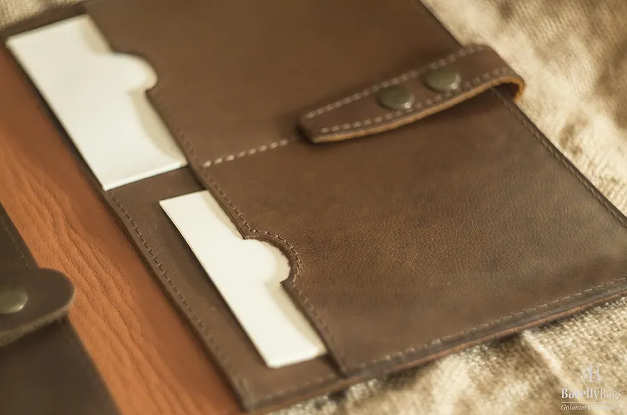 Okładka skórzana na IPad czy dokumenty BarellyBags — zdjęcie 8